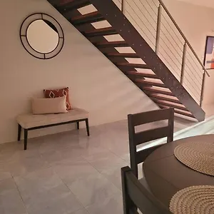 https://tranquil-2-bedroom-townhouse-in-discovery-bay.comcaribbean.com